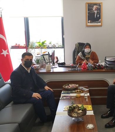 Sofu dan emektar Ak Parti Hendek görev yapmış Kadın Kolları Başkanlarına ziyaret