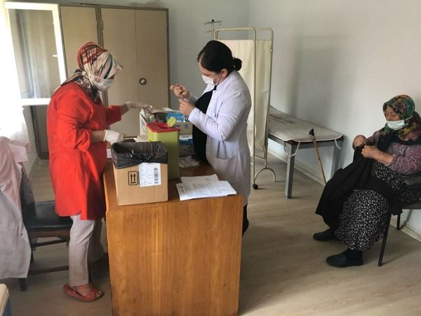 HAFTASONU VE BAYRAM ÖNCESİ KORONAVİRUS AŞILAMASI DEVAM EDİYOR