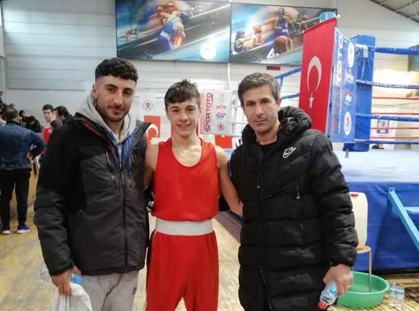 GÖLBAŞI'NDAN BİR YILDIZ DOĞUYOR 