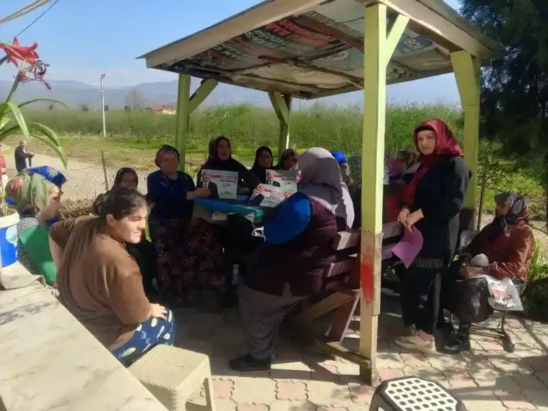 AKPINARLI HANIMLAR PÜSKÜLLÜ BAŞKAN DİYOR!