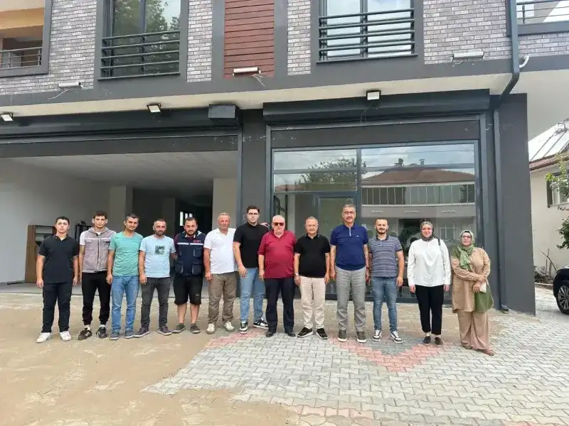 Bayraktar Hendek’te Esnaf ve Hane Ziyaretlerinde Bulundu