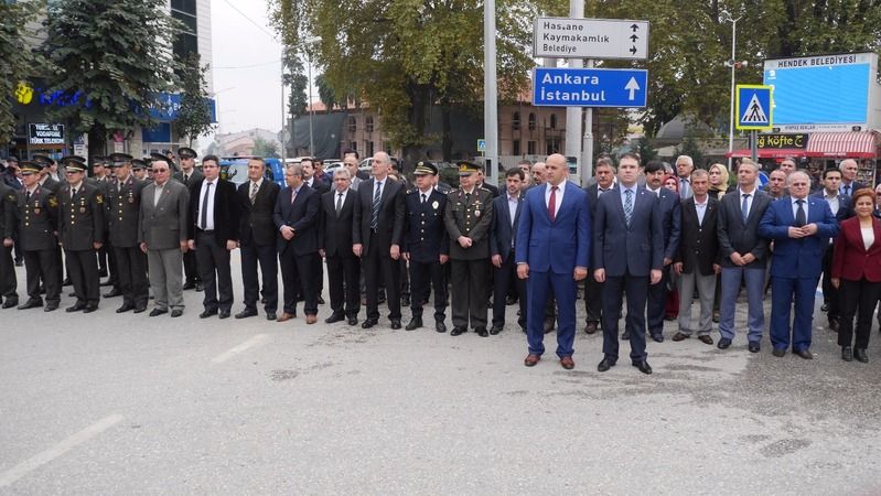29 Ekim Cumhuriyet Bayramı için çelenk koyma töreni yapıldı