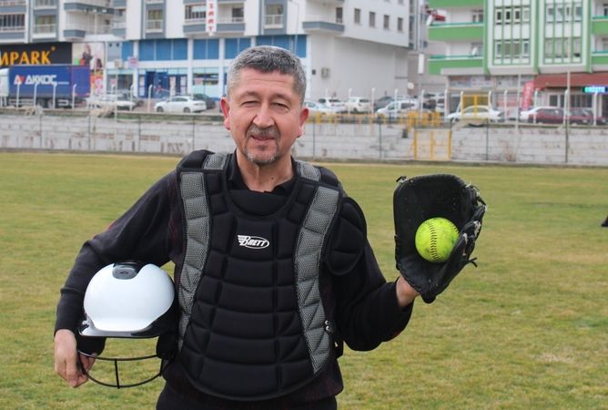 Rıdvan Şükür, Kızılcahamam’da hakem oldu.