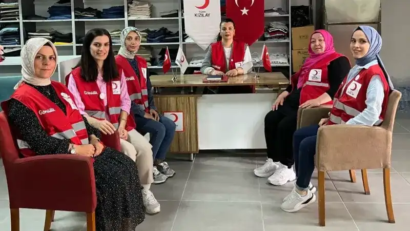 Türk Kızılay Hendek Şubesi Kadın Teşkilâtında görev değişimi 