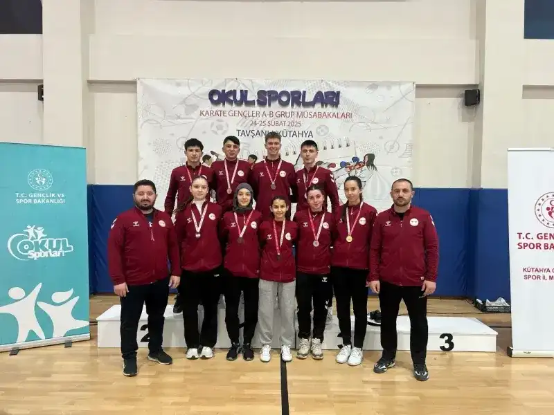 Hendekli 11 karateci final biletini kaptı