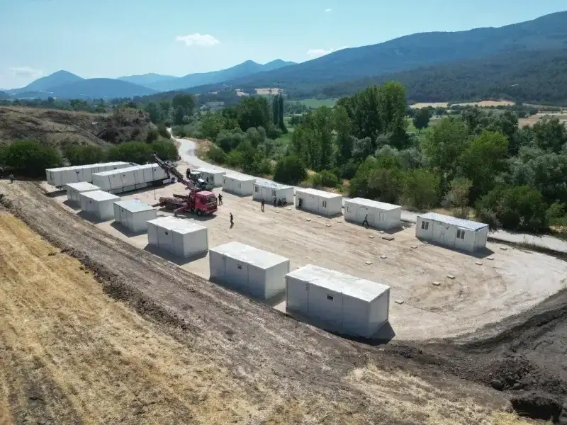 Bilecik’te Yangından Etkilenen Vatandaşlar İçin Konteyner Kurulumu Sürüyor