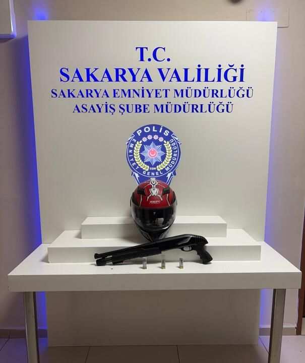 Erenler ilçesinde bir iş yerinde önünde meydana gelen yaralamada 3 tutuklama
