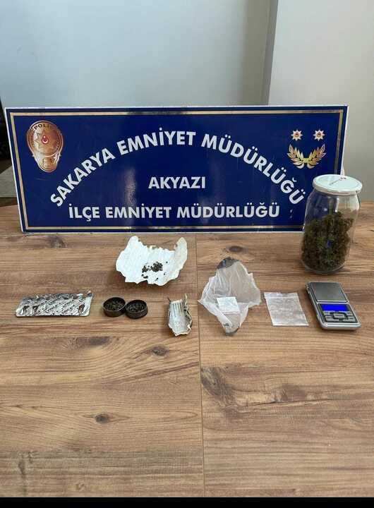 İlimiz Adapazarı ve Akyazı ilçelerinde yapılan 4 ayrı operasyonda 7 şahıs yakalandı