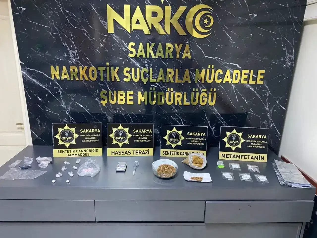  Adapazarı ve Serdivan İlçelerinde yapılan 3 ayrı operasyonda;10 Şahıs yakalandı