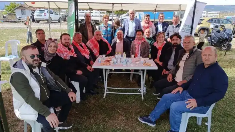 Hıdırellez coşkusu Safibey’de yaşandı; Sakarya İpekyolu Kültür ve Dayanışma Derneği çadırıyla ilgi odağı oldu