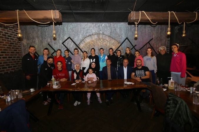 Sultanlar Baytar Steakhause'da ağırlandı