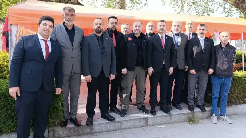Türkiye Yüzyılı Partisi'nden Sapanca’ya çıkarma; Genel Merkez heyeti esnafı ziyaret etti, Gazze için kurulan destek çadırına anlamlı destek verdi