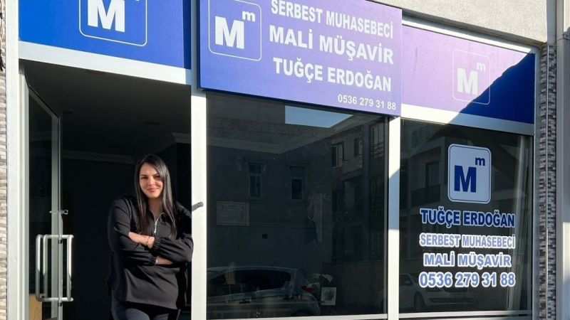 Sapanca'da Genç Mali Müşavir Tuğçe Erdoğan Kendi Ofisini Açtı