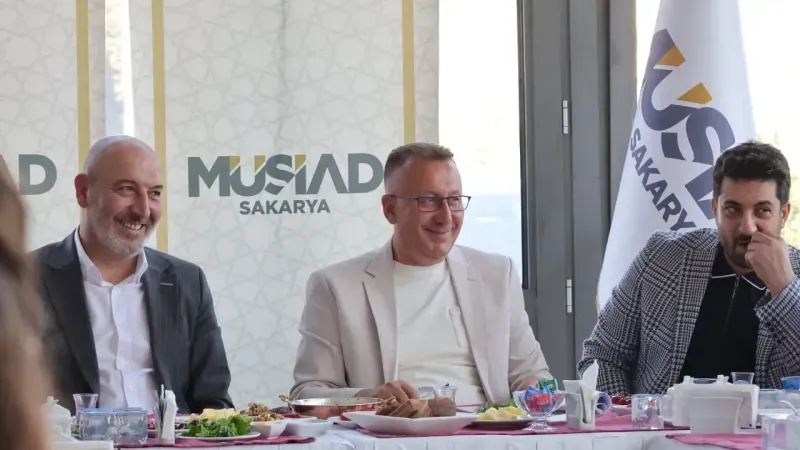 Adapazarı Belediye Başkanı Mutlu Işıksu, MÜSİAD Sakarya Şubesi’nde iş dünyasıyla buluştu