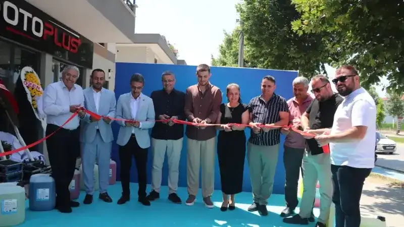 Nanowash Auto Market Showroom görkemli törenle açıldı