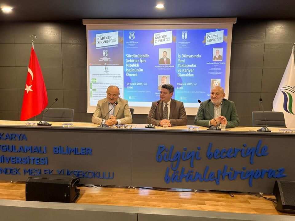 Hendek Kaymakamı Hacı Hasan Gökpınar, SUBÜ'de konuşmacı olarak katıldı.