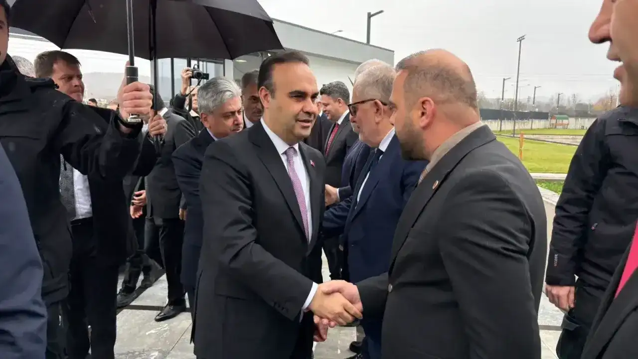 Hendek Muhtarlar Derneği Bakan programına katıldı