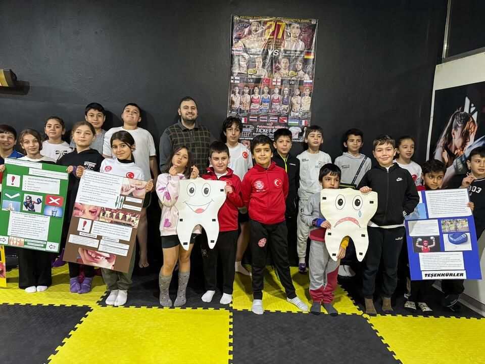 Hendek şampiyonlar fıght spor kulübü sporcularına ağız ve diş sağlığı semineri