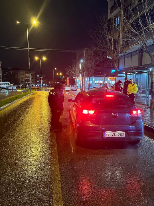 Hendek genelinde polis ve jandarma, Huzur Hendek Uygulamaları gerçekleştirdi