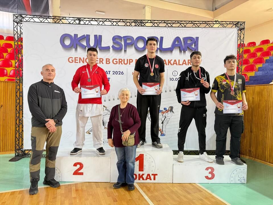 Ekizoğlu ve Akbulut Final bileti aldı.