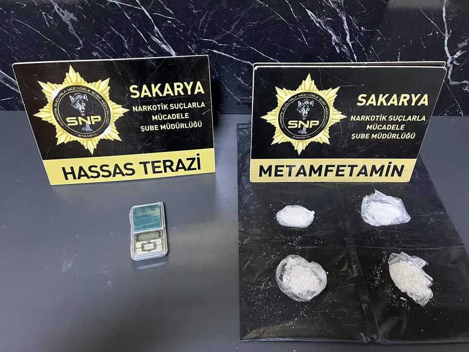 Sapanca İlçesinde uyuşturucu operasyonu 2 gözaltı