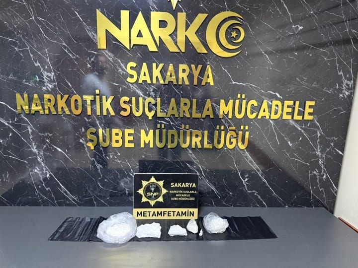  Serdivan ve Sapanca ilçelerinde yapılan 2 ayrı operasyonda 3 şahıs yakalandı