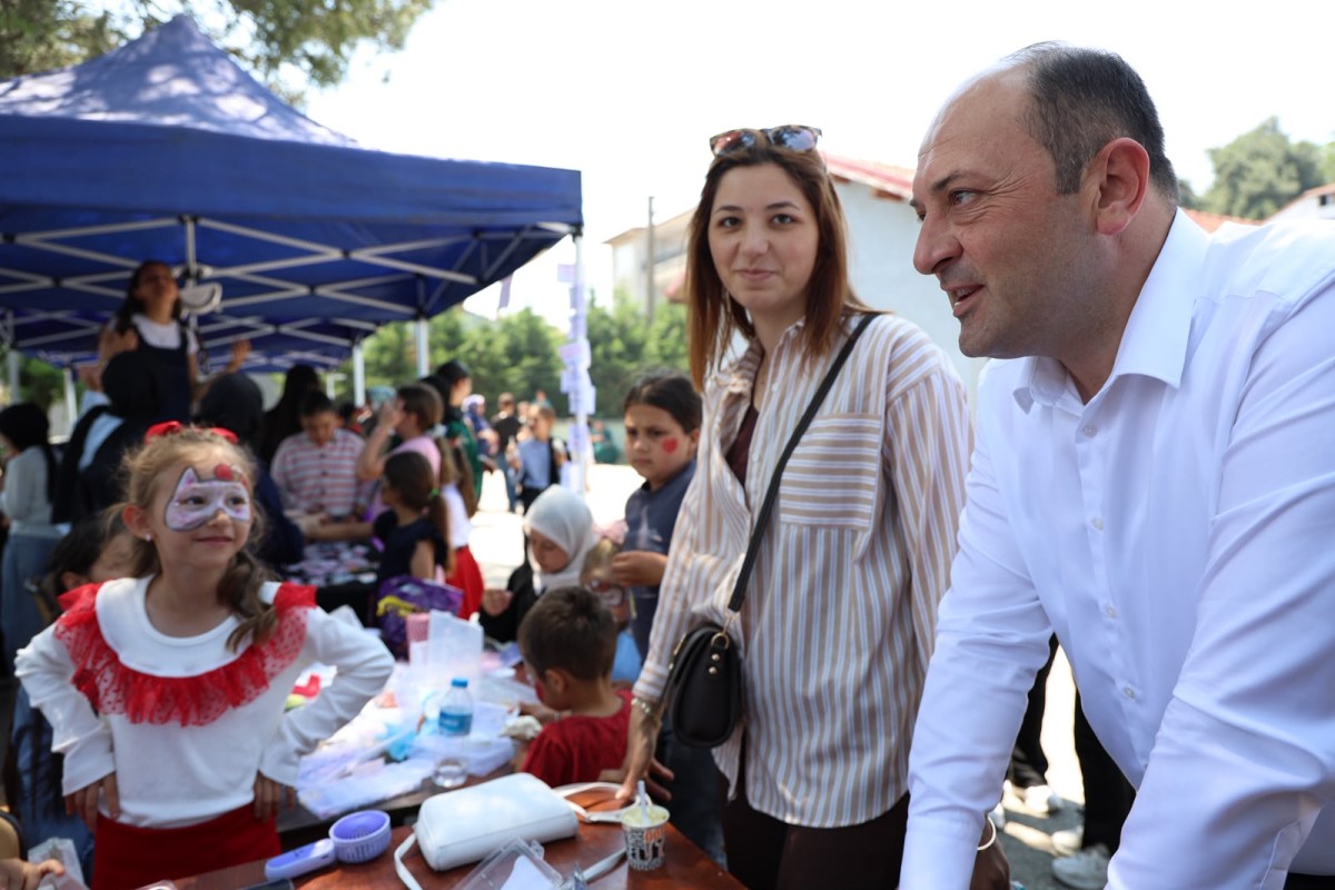 BAŞKAN SELÇUK YILDIZ, GEYVE’DE DÜZENLENEN OKUL ŞENLİĞİ VE KERMESLERİNE KATILDI