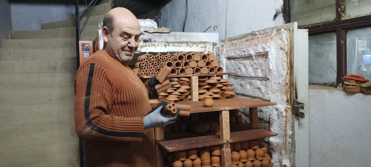 150 Yıllık Miras Güneşle Buluştu: Kınık’ta Çömlekler Kurumaya Çıktı
