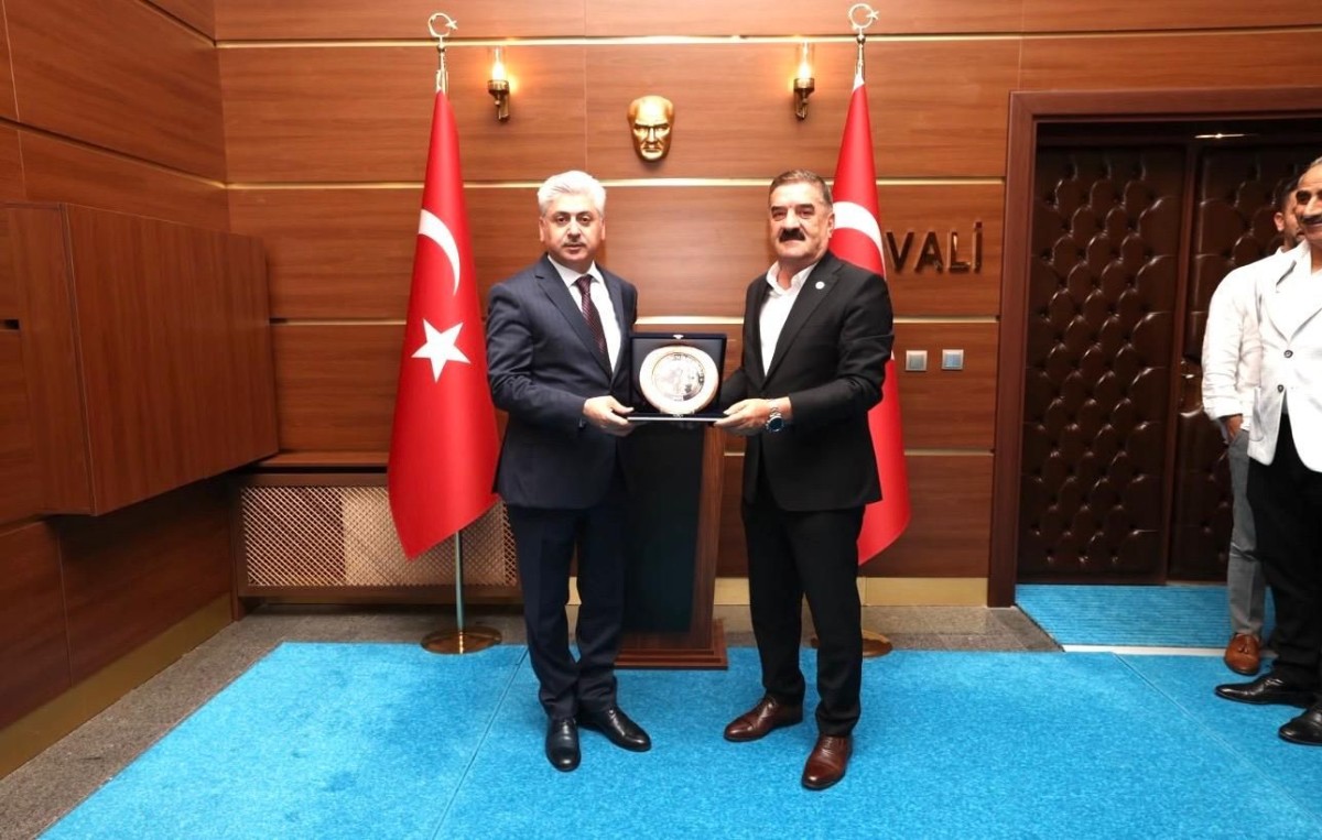 Sakarya Muşlular Derneği'nden Vali Doğan'a ziyaret