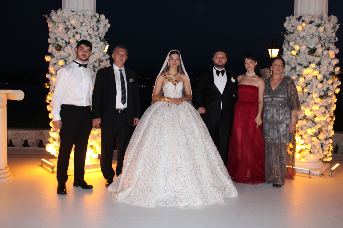 Büyükakalın ve Akşahin ailelerinin mutlu günü