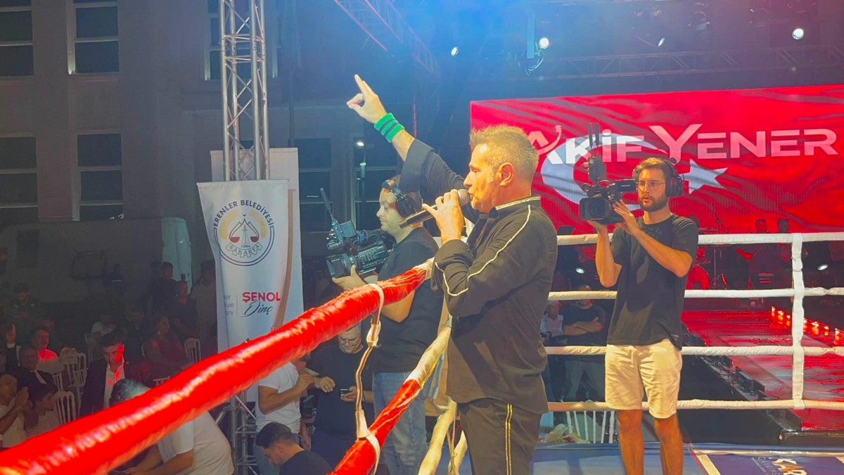 Akif Yener Erenler’de Zafer coşkusunu zirveye taşıdı