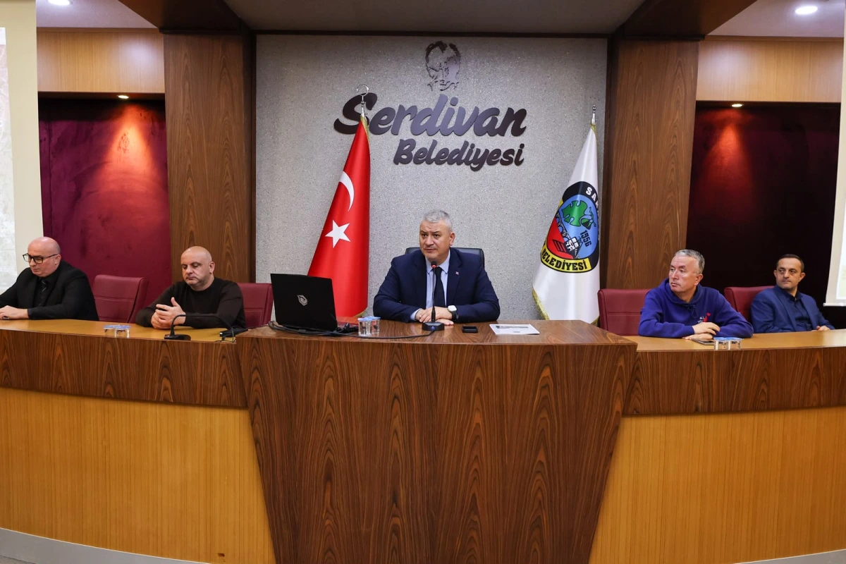 Serdivan Belediyesi Yönetimi Acil Koduyla Toplandı