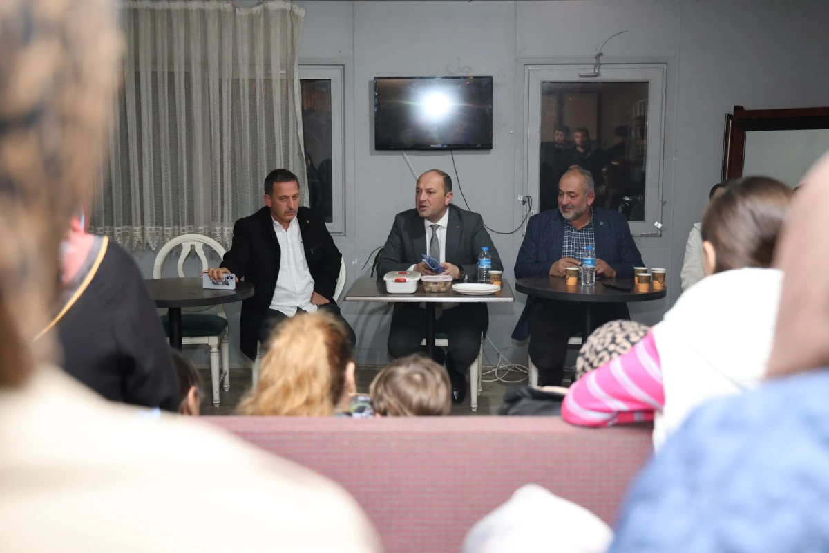 Yıldız Nuruosmaniye mahallesinde vatandaşlarla bir araya geldi